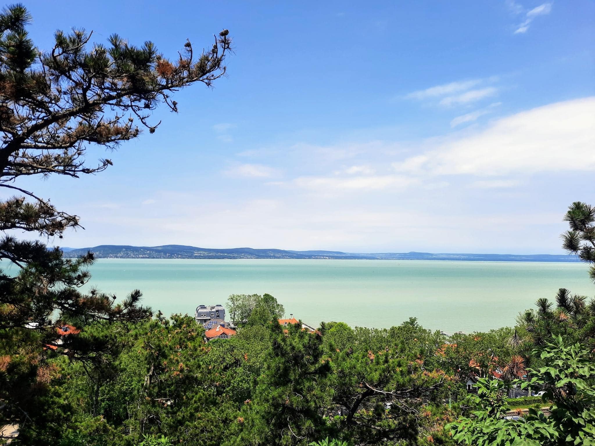 A Balaton két arca: hullámokon és magaslatokon