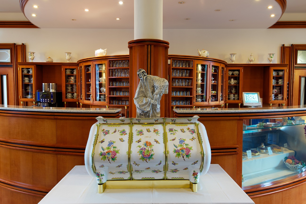 Vár, palota, porcelán